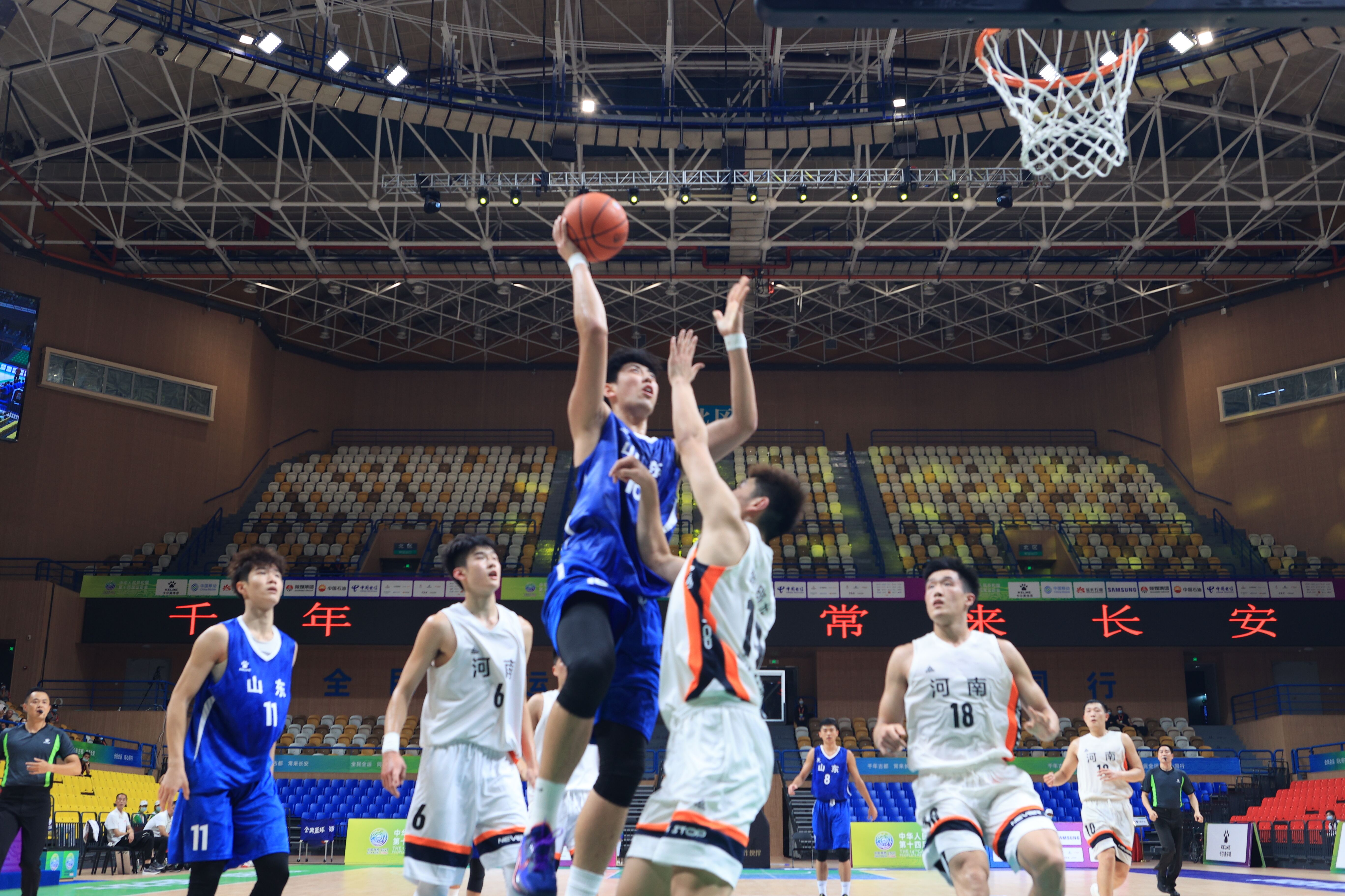 更是更衣室 更是更衣室